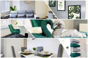 Birks House By RMR Accommodations - NEW - Sleeps 8 - Modern - Parking